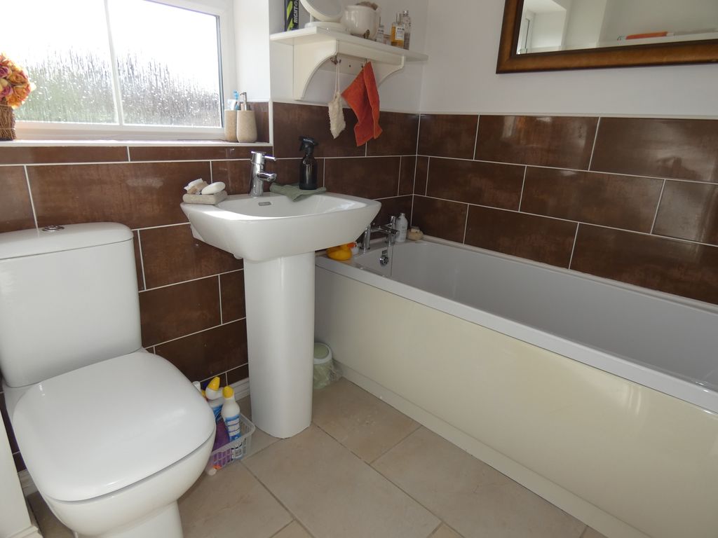 Family Bathroom- click for photo gallery
